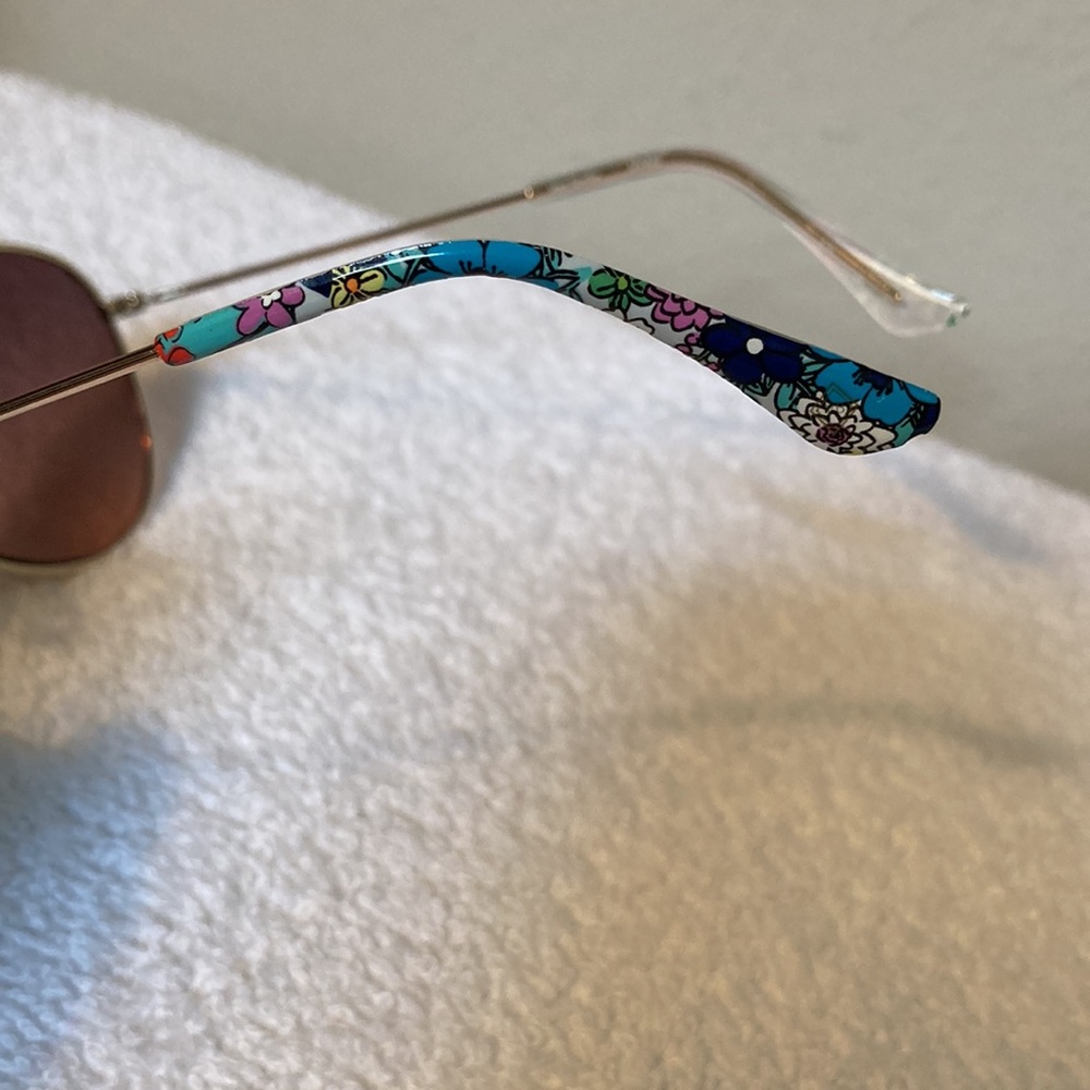 ThredUP: Vera Bradley Bree Sunglasses & Eyeglasses Case in Far Out Floral - Picture 12 of 15